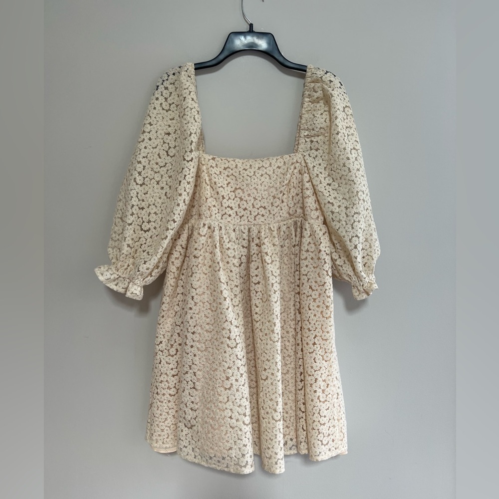 Storia Crochet-Lace Baby Doll Mini Dress in Vanilla/Cream, size M - Picture 3 of 11